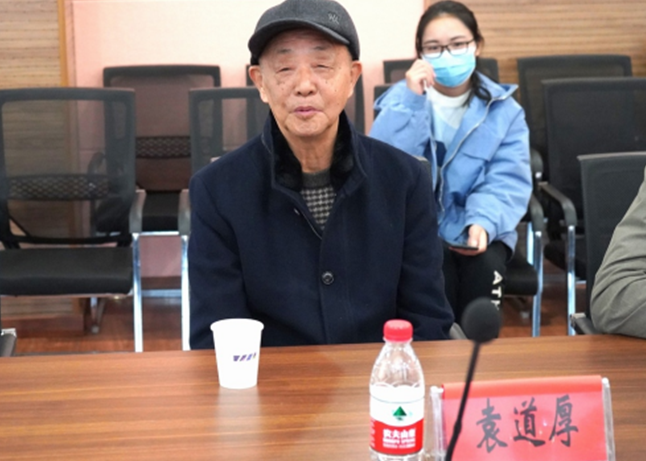 特殊的笔记，陈洪标用两幅百米书法长卷礼赞建党百年