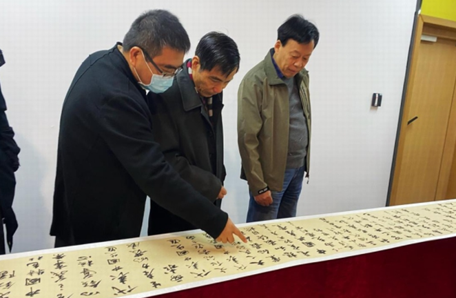 特殊的笔记，陈洪标用两幅百米书法长卷礼赞建党百年