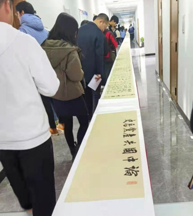 特殊的笔记，陈洪标用两幅百米书法长卷礼赞建党百年